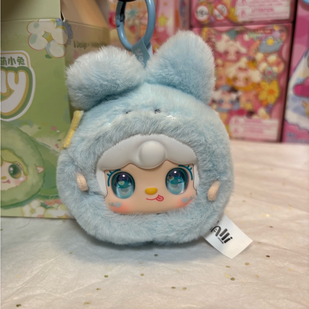 Adorable scented Yooki Cutely Plush Keychain 🩵